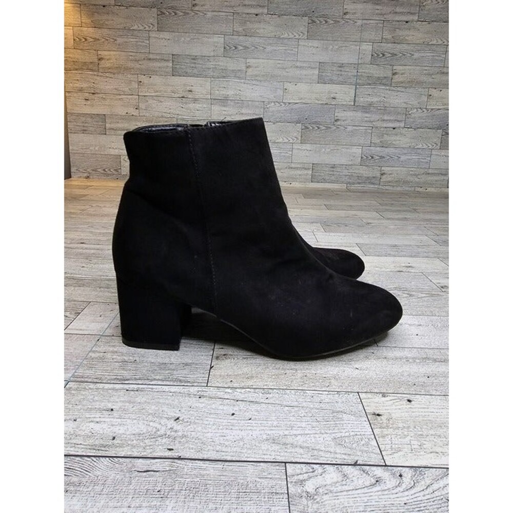 Rouge Helium Black Faux Suede Ankle Booties, Women's Size 8 1/2